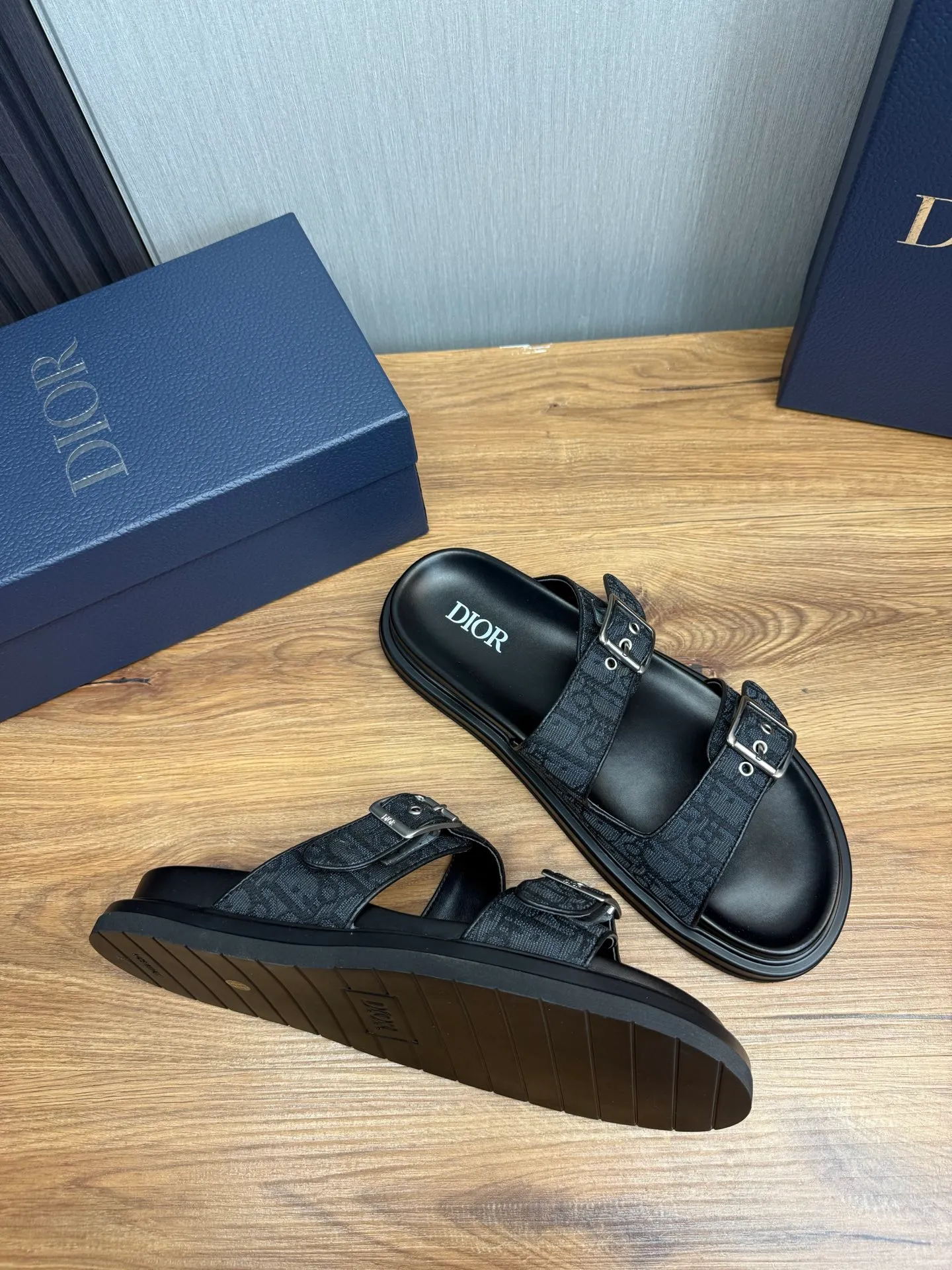 Men's shoes 💰300💰 Dior. Men's slippers 🩴Official website 1:1 production 38-45 yards 45 46 🉑️Customized original material shipped✅